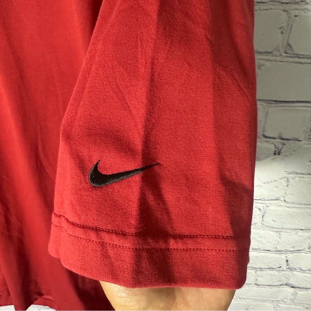 Nike Men's Red Golf Shirt - Picture 2 of 5